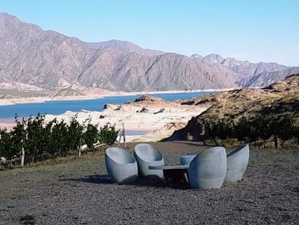Atardecer en el Gran Hotel Potrerillos: relax y confort