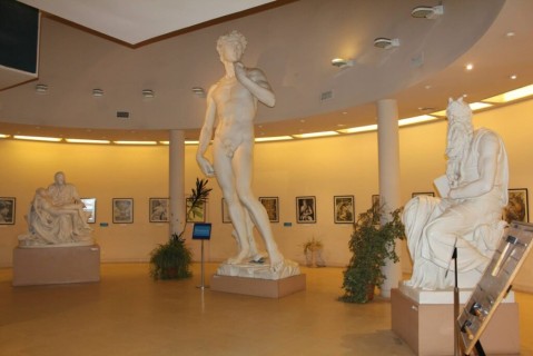 Galería del Arte Cerro Otto: El David, El Moisés y La Piedad