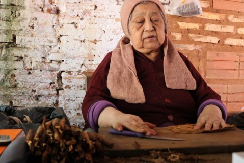 Ña María Ramona, la cigarrera aregueña