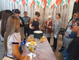 La bartender Aldana Godoy en el 4to encuentro de A Tavola
